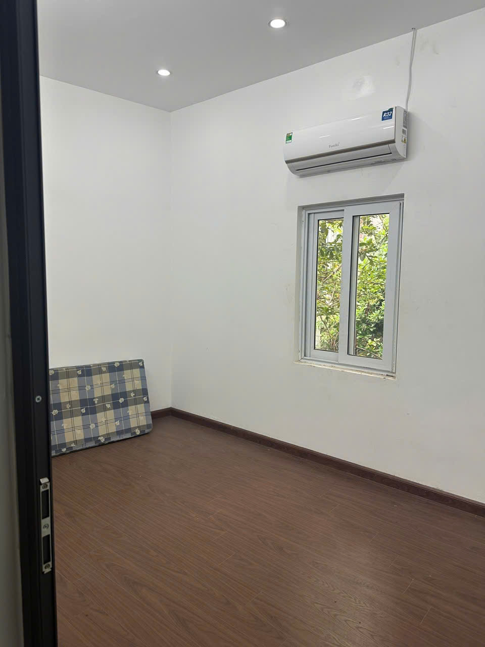 Cho thuê nhà Hoàng Hoa Thám 3 tầng x 44m2, 4 ngủ, 15 triệu ở hộ gia đình - Ảnh 3